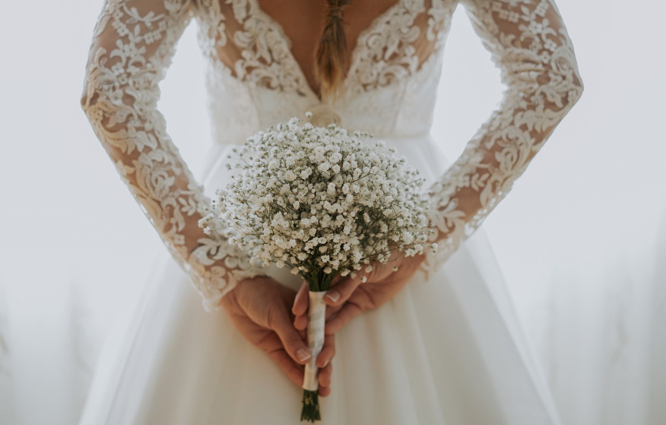 Кружево и кружевное платье в образе невесты